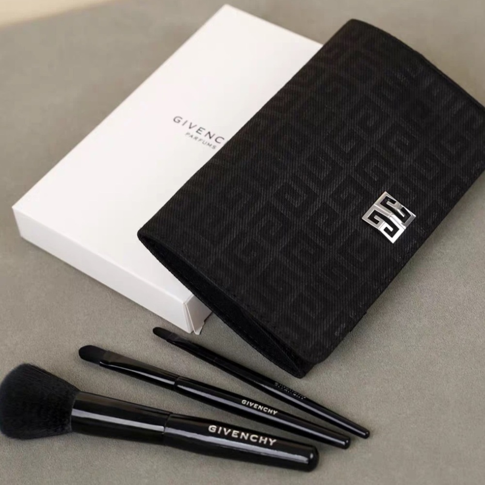 Givenchy Black Brush Set with Case